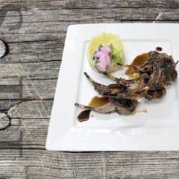 Grilled lamb cutlets (with mashed potatoes and leek, dark sauce)